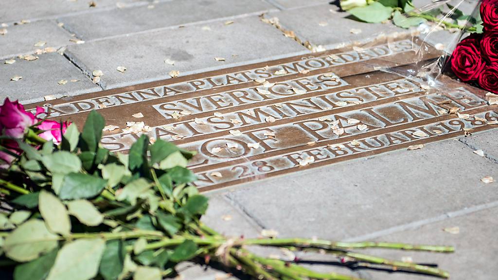 ARCHIV - Gedenkstein in Stockholm für den ehemaligen schwedischen Ministerpräsidenten Olof Palme, der am 28. Februar 1986 an dieser Stelle ermordet wurde. Foto: Johanna Lundberg/Bildbyran via ZUMA Press/dpa