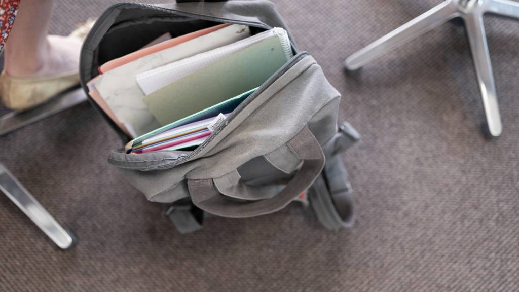 Rückgängige Schülerzahlen führen in Hünenberg ZG zu Klassenschliessungen. (Symbolbild)