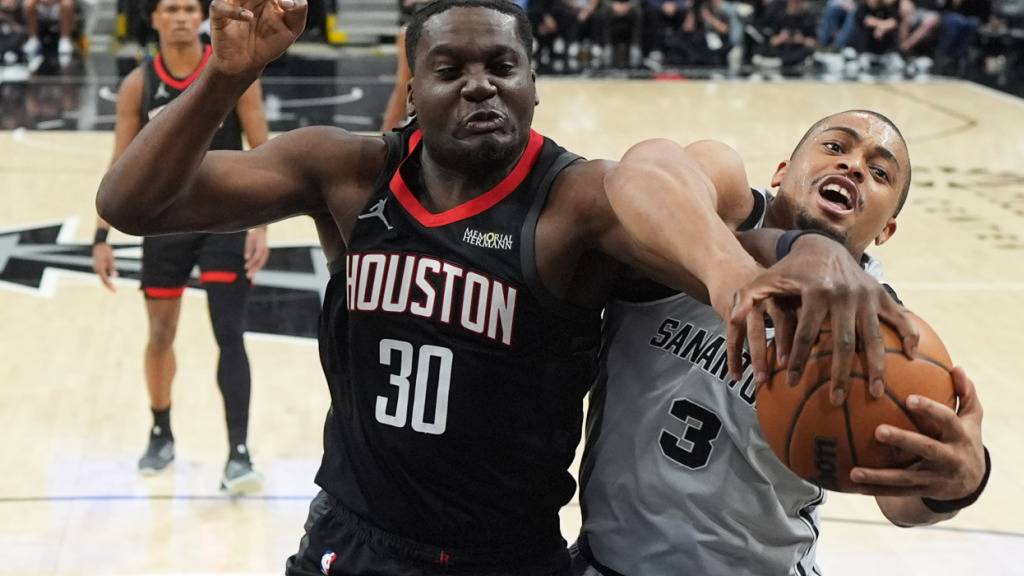 Clint Capela (Nummer 30) verteidigt (Archivaufnahme)