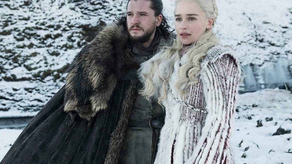 Die Schauspieler Kit Harington (als Jon Snow) und Emilia Clarke (Daenerys Targaryen).