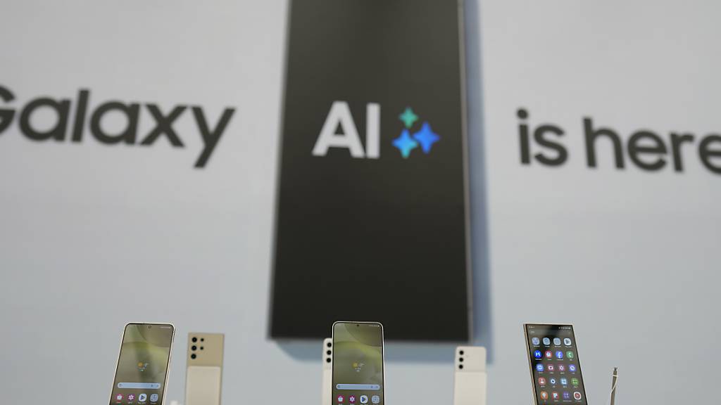 Samsung will mit seinem neuen Smartphone den «globalen Standard für mobile Künstliche Intelligenz setzen». (Archivbild)