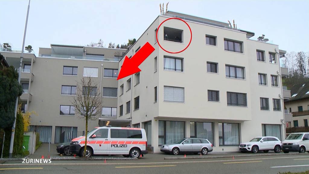 Banker schiesst in Bäch auf Polizeiauto