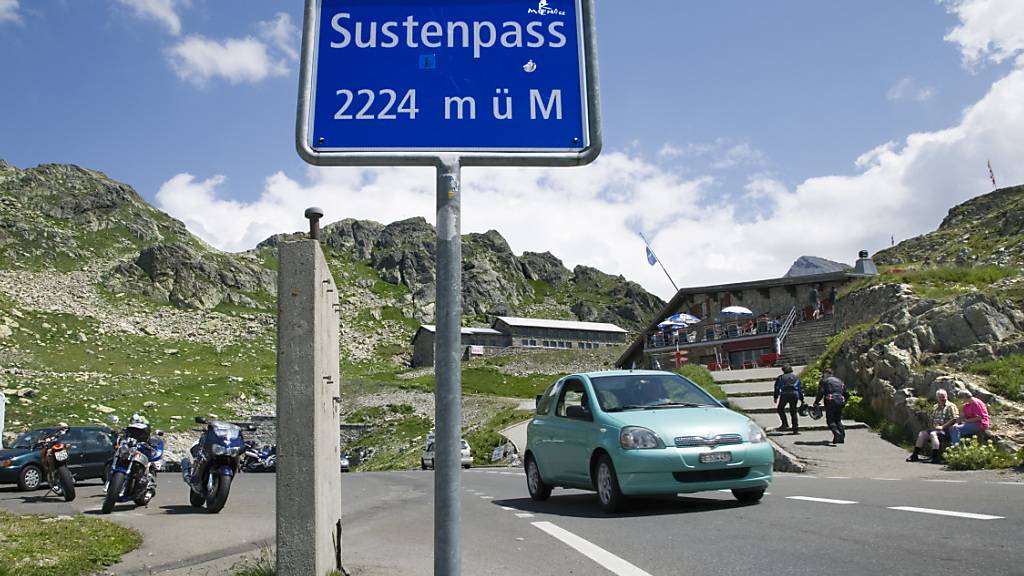 Bei der Fahrt vom Sustenpass ins Tal verunfallte ein Motorradfahrer aus dem Kanton Nidwalden. (Symbolbild)