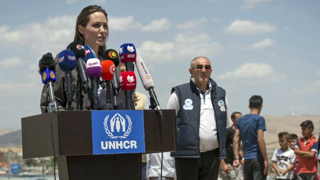 Sonderbotschafterin des Uno-Flüchtlingshilfswerks UNHCR und Hollywood-Star: Angelina Jolie vor den Medien im Nordirak.