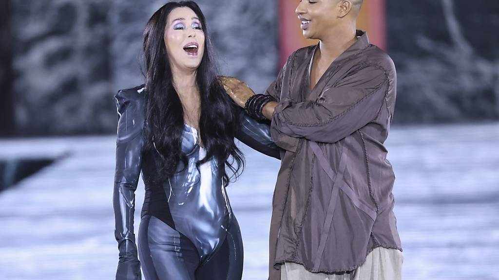 Cher gratuliert dem Designer Olivier Rousteing zu seiner Balmain-Kollektion. (Archivbild)