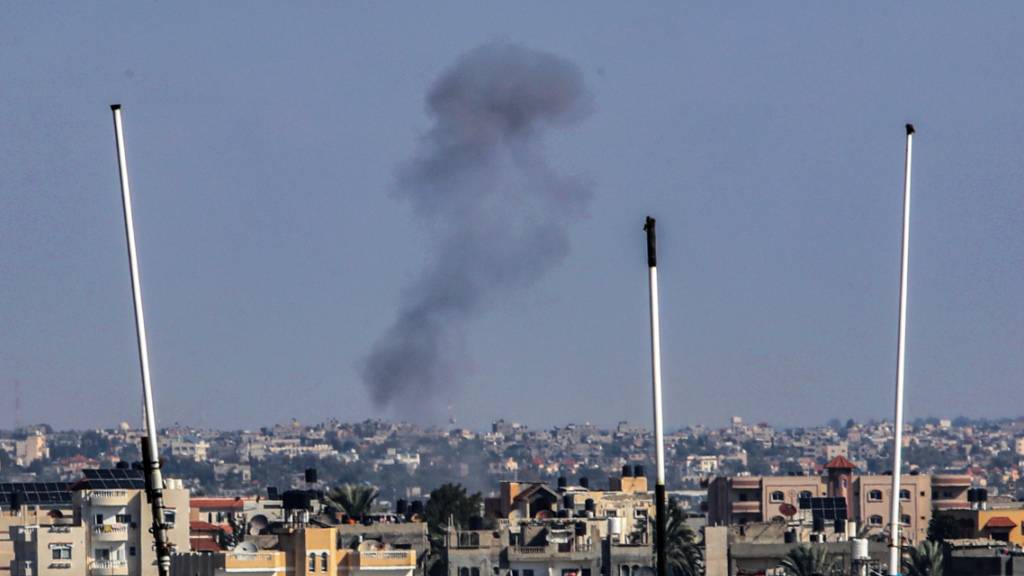 Künftig dürfen pro Tag zwei Tanklaster Diesel in den Gazastreifen bringen. Foto: Abed Rahim Khatib/dpa