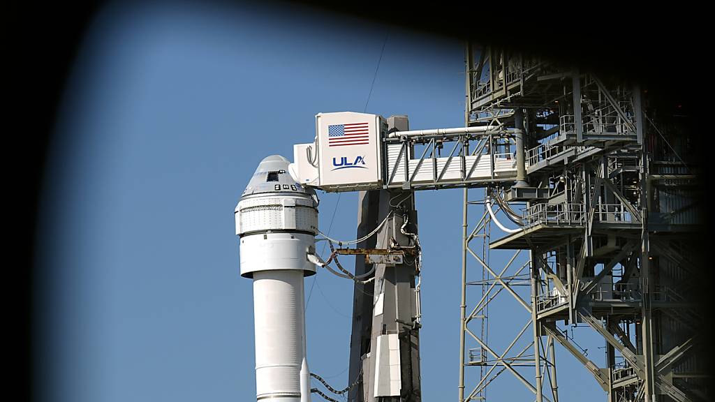 Die Nasa-Astronauten Wilmore und Williams werden an Bord der Rakete zur Internationalen Raumstation (ISS) starten. Foto: Chris O'Meara/AP/dpa