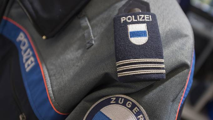 Autofahrer erfasst Hund und fährt davon