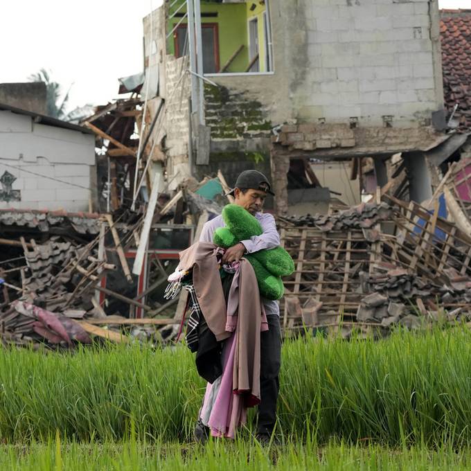 Spur der Verwüstung nach Erdbeben – mehr als 160 Tote