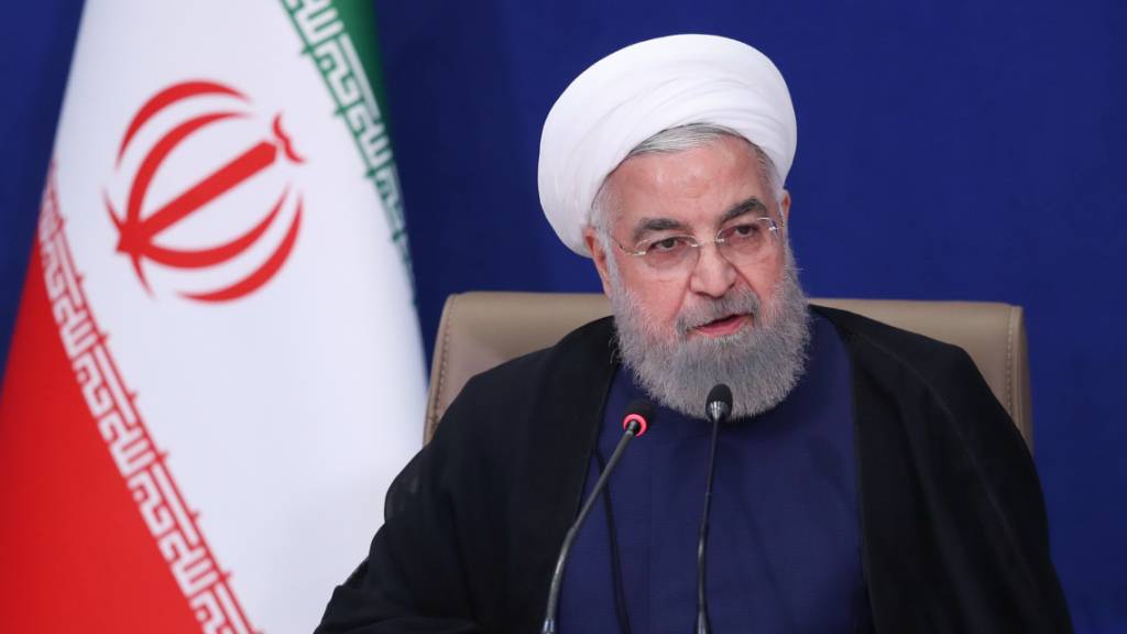 Irans scheidender Präsident Hassan Ruhani spricht während eines Treffens in Teheran. Laut Ruhani wurde die Chance auf eine frühzeitige Einigung mit den USA im Atomstreit vertan. Foto: Iranian Presidency/ZUMA Wire/dpa