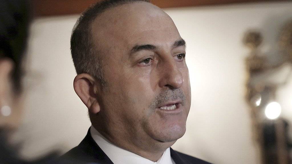 Will trotz Verboten an Wahlkampfveranstaltungen in den Niederlanden festhalten: der türkische Aussenminister Mevlut Cavusoglu.