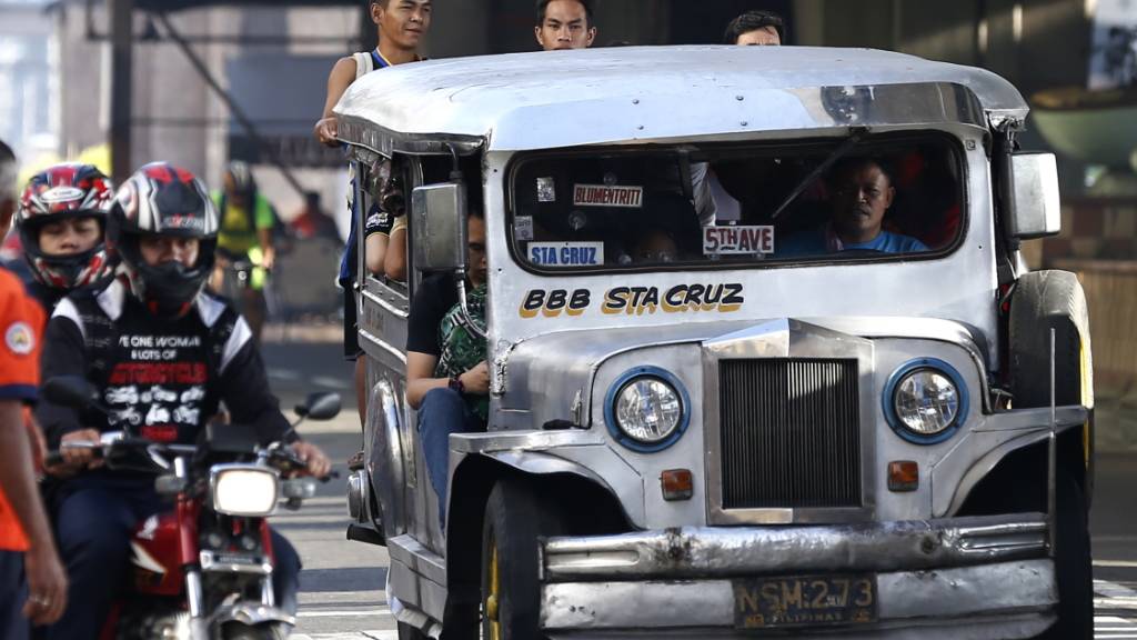 Die Sammel-Taxis gehören in Städten wie Manila zu den Grundsäulen des öffentlichen Nahverkehrs. (Archivbild)