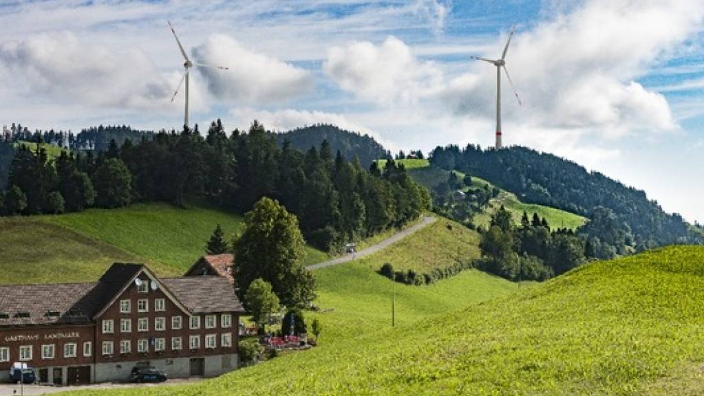 Die Appenzeller Wind AG will in Oberegg AI zwei rund 200 Meter hohe Windräder bauen. Das Innerrhoder Stimmvolk entscheidet im Frühling, ob der Grosse Rat für den Richtplanentscheid über den Windkraftstandort Honegg zuständig sein soll (Visualisierung).