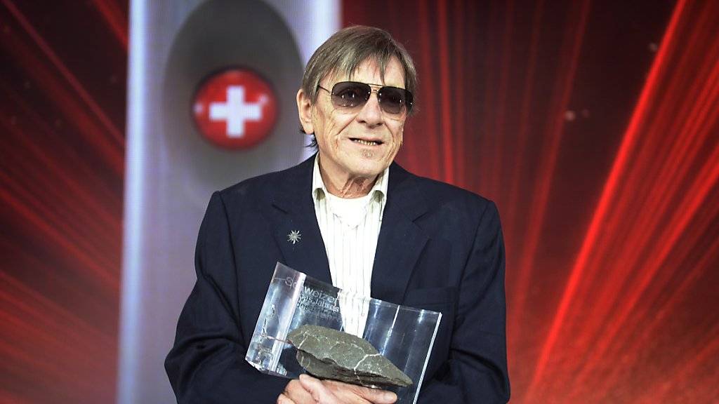 Polo Hofer gewann Anfang Januar den Award als Schweizer des Jahres. Am Donnerstag musste die Mundartrock-Legende wegen gesundheitlicher Probleme ins Spital. (Archivbild).