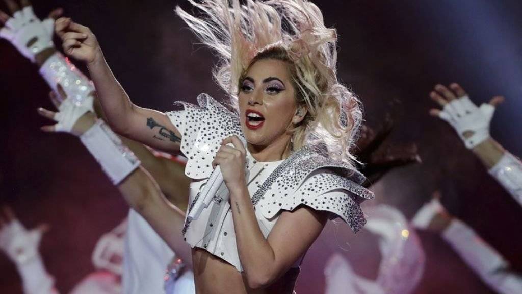Lady Gaga im Februar in der Halbzeitpause der NFL Super Bowl. Auch die Auftritte auf der Joanne World Tour sollen ähnlich «energetisch» sein. Am 11. Februar 2018 kann man sich im Zürcher Hallenstadion davon überzeugen. (Archivbild)