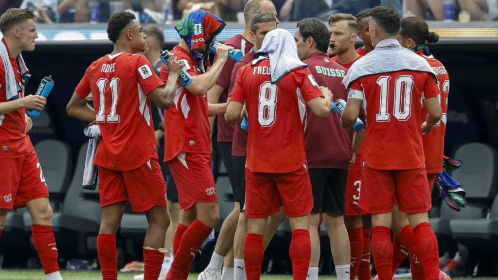 Nicht nur die Schweizer Nationalmannschaft nutzt die Hydration Breaks für taktische Justierungen