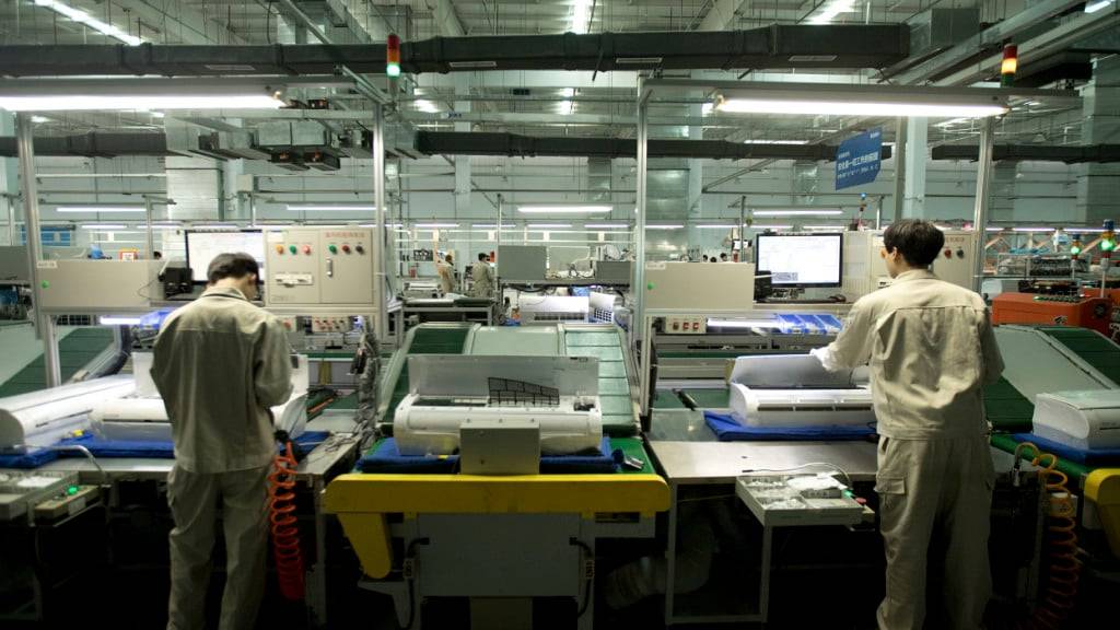 Verschiedene Faktoren, darunter der Handelsstreit mit den USA, trüben die Stimmung in der chinesischen Wirtschaft. (Archivbild)