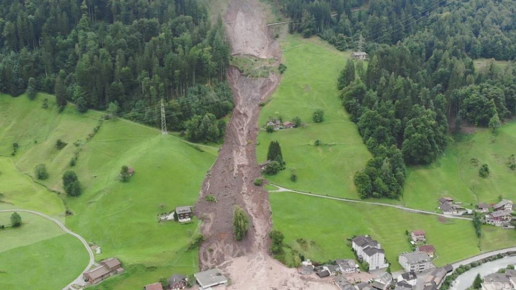 Regen verursacht mehrere Abbrüche in Schwanden GL