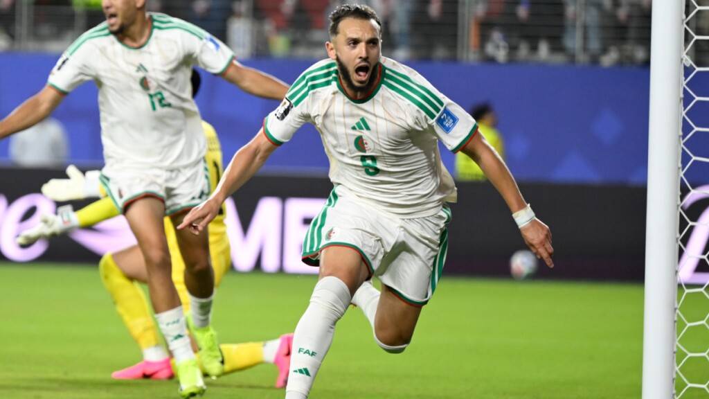 Algerien dreht Partie und siegt gegen Jordanien