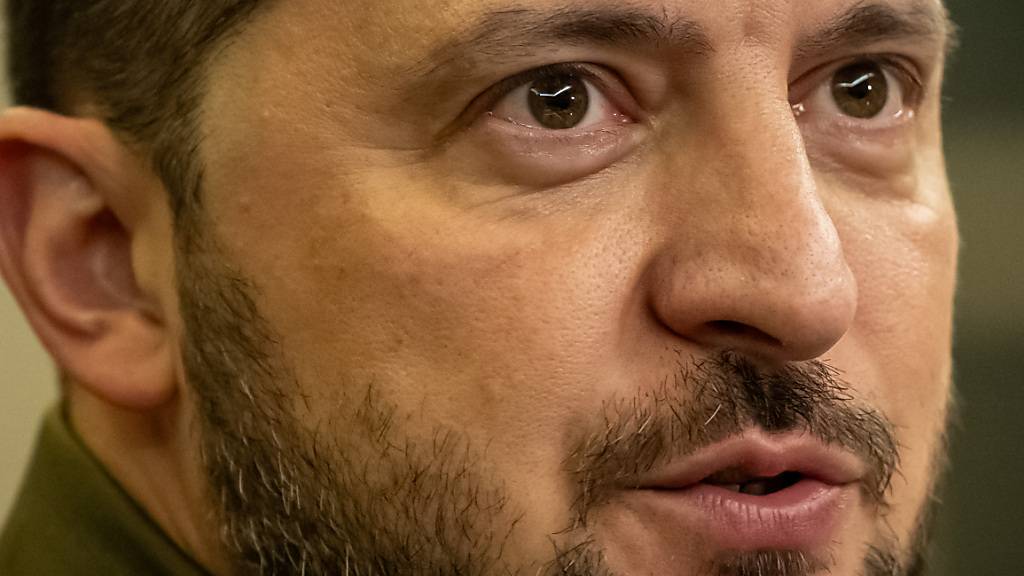 ARCHIV - Wolodymyr Selenskyj, Präsident der Ukraine, hofft auf weitere Unterstützung aus dem Westen, um Russland besiegen zu können. Foto: Michael Kappeler/dpa