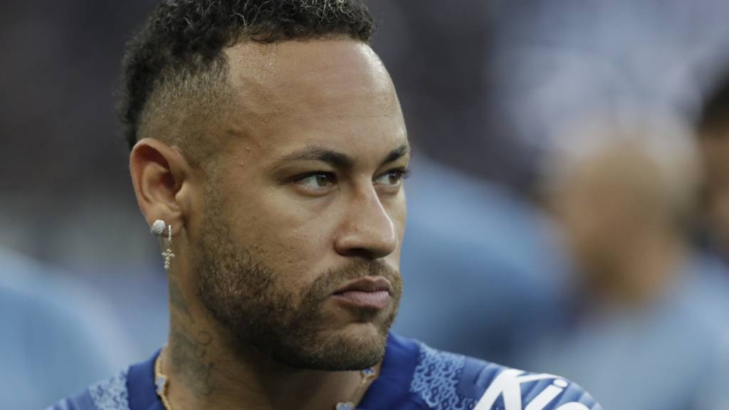 Neymar muss am linken Knie operiert werden