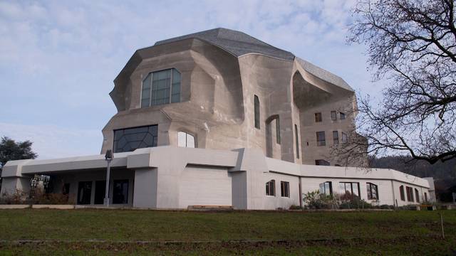 Goetheanum / Talstation Albigna / Paketbox Casa