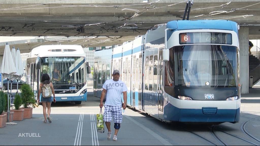 Keine Suva-konforme Montage: Zürcher Trams fahren ohne 1. August-Fähnchen