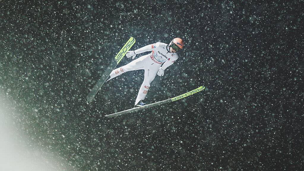 Der Österreicher Jan Hoerl beim Weltcupspringen in Engelberg am 22. Dezember 2024.