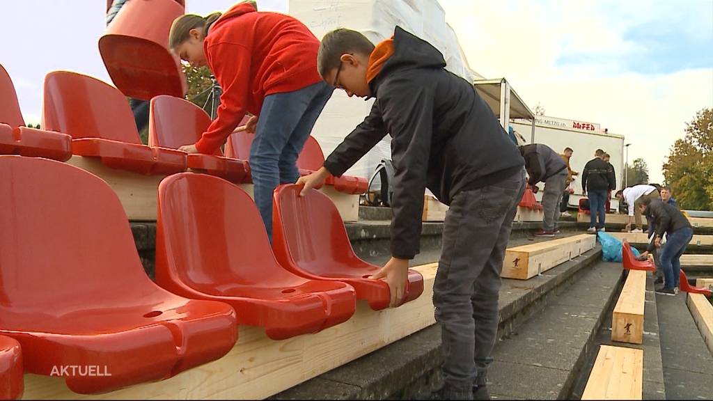 Corona-taugliches Stadion: FC-Aarau-Fans montieren Sitze