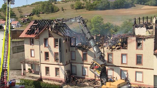 Grossbrand in Herznacher Geschenkbandfabrik fordert ein Todesopfer