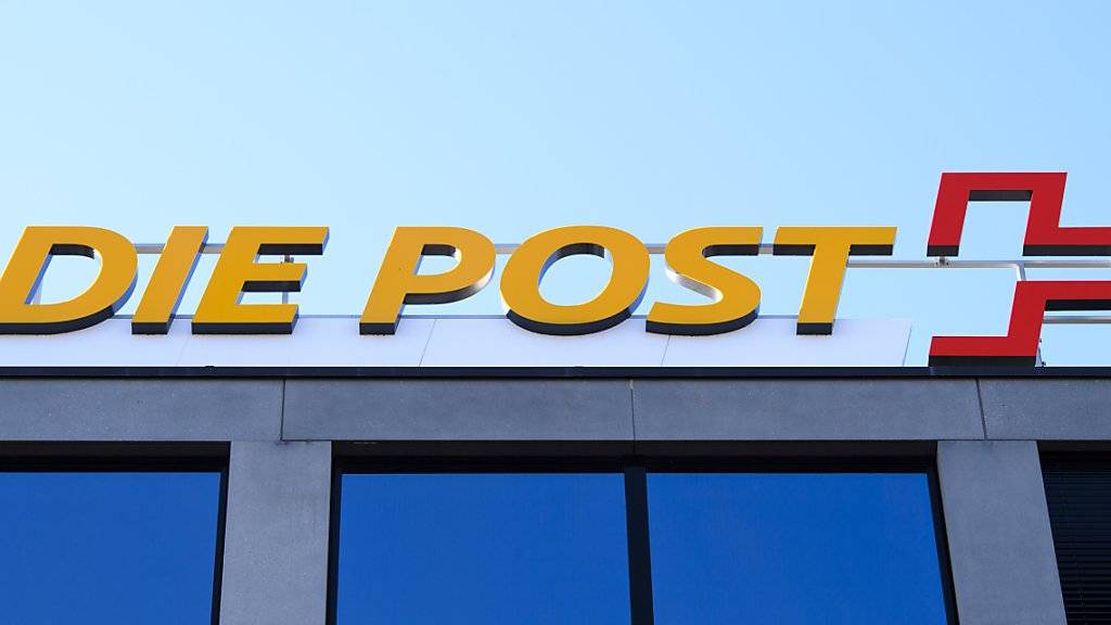 Hat ihren Grundversorgungsauftrag 2018 beim Zahlungsverkehr erfüllt: Logo der Post am Hauptsitz in Bern. (Archivbild)