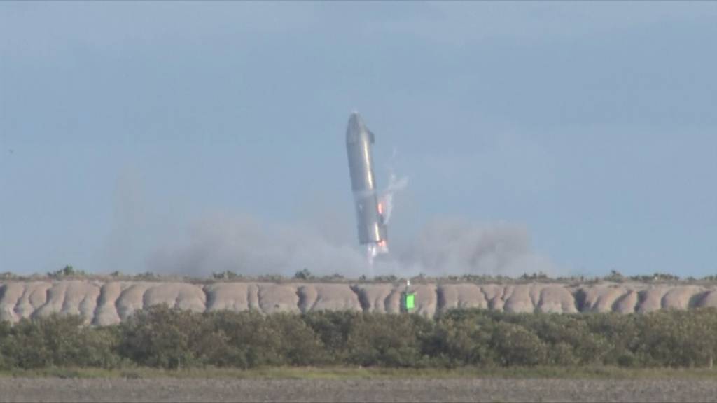 Erfolg für SpaceX: Rakete bei Test erstmals gelandet - und dann explodiert