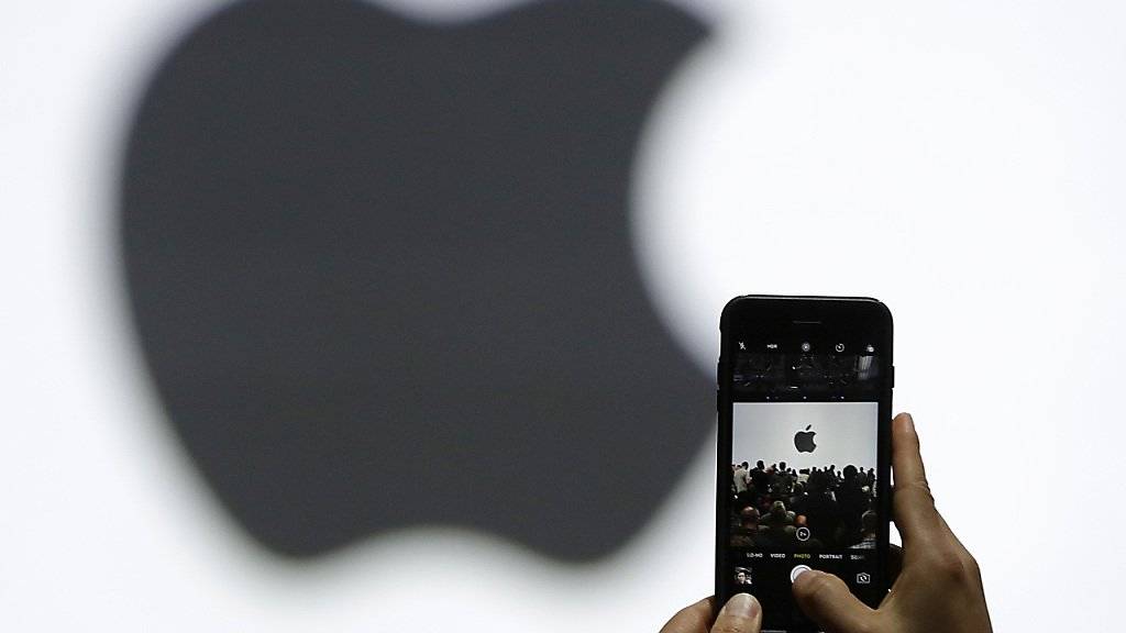Der US-Technologiekonzern Apple verkaufte im letzten Quartal gut 41 Millionen Smartphones. (Archivbild)