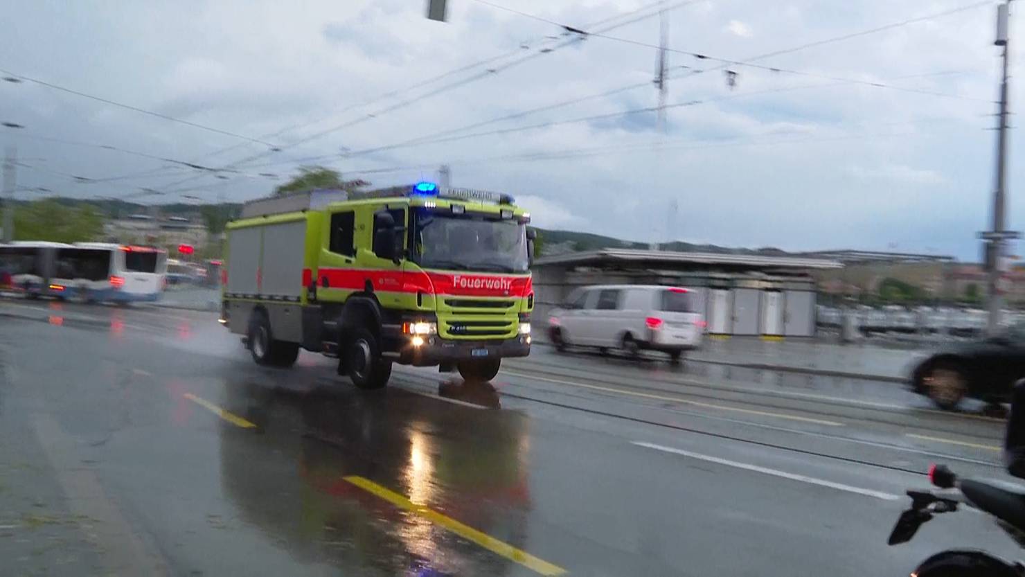 Unwetter: Hunderte Feuerwehreinsätze, Verletzte und ein ...