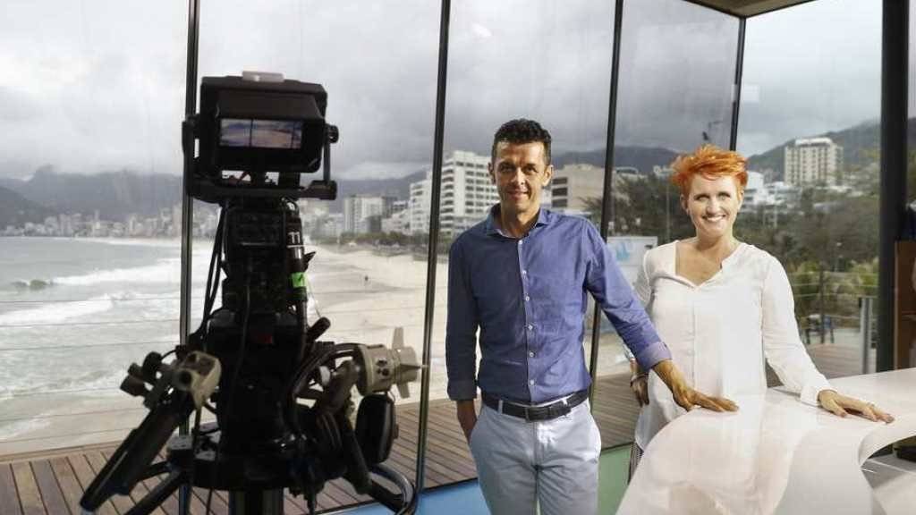 Keine Fototapete: Steffi Buchli und Jann Billeter werden im Olympia-Studio am Ipanema Beach Gewinner und Verlierer interviewen.