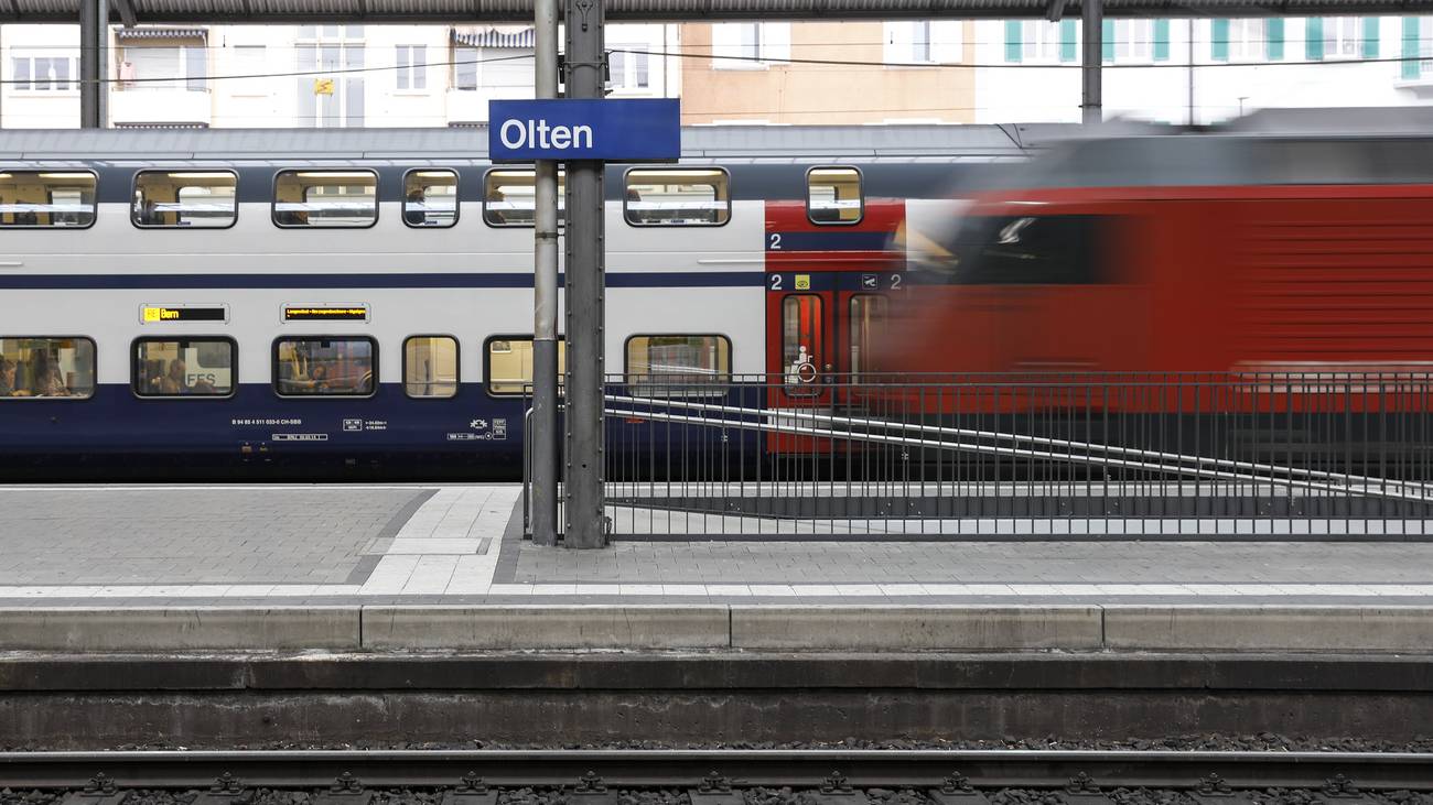 Bahnhof Olten Zug ÖV Bahn Verkehr