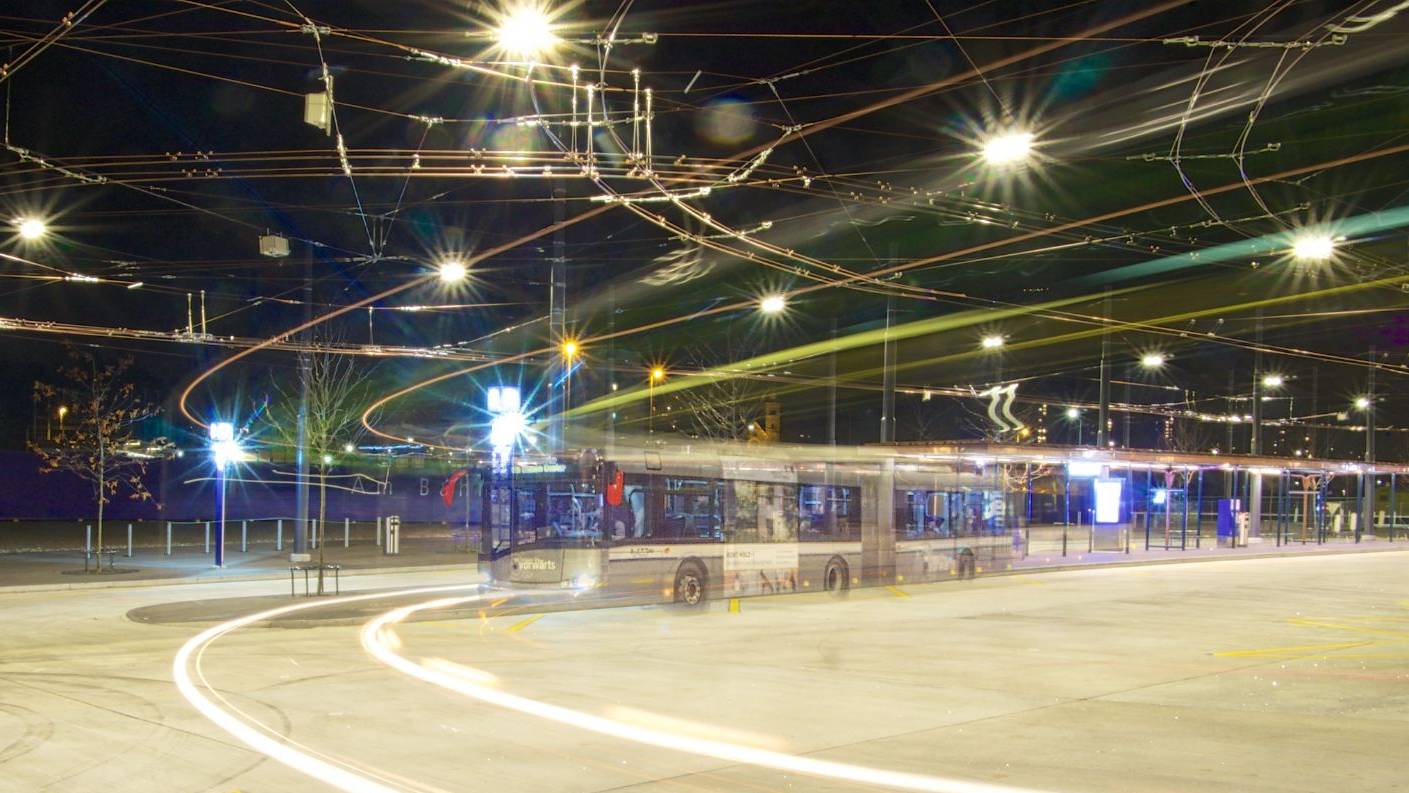 Ein Nachtbus der Auto AG Rothenburg ist am Wochenende verunglückt, weil der Chauffeur betrunken war. (Symbolbild)