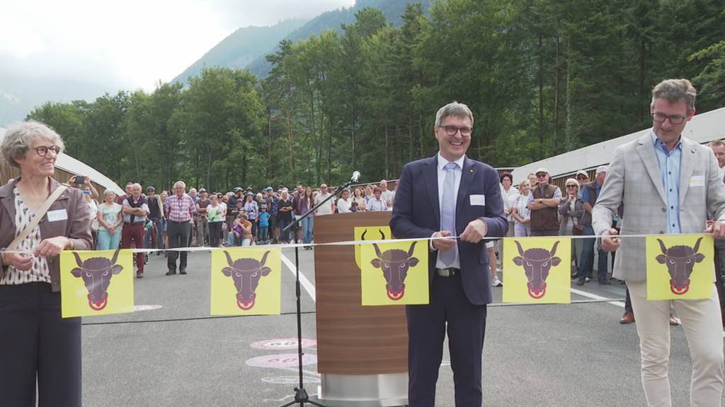 Urner Bevölkerung begutachtet neue Verbindungsstrasse