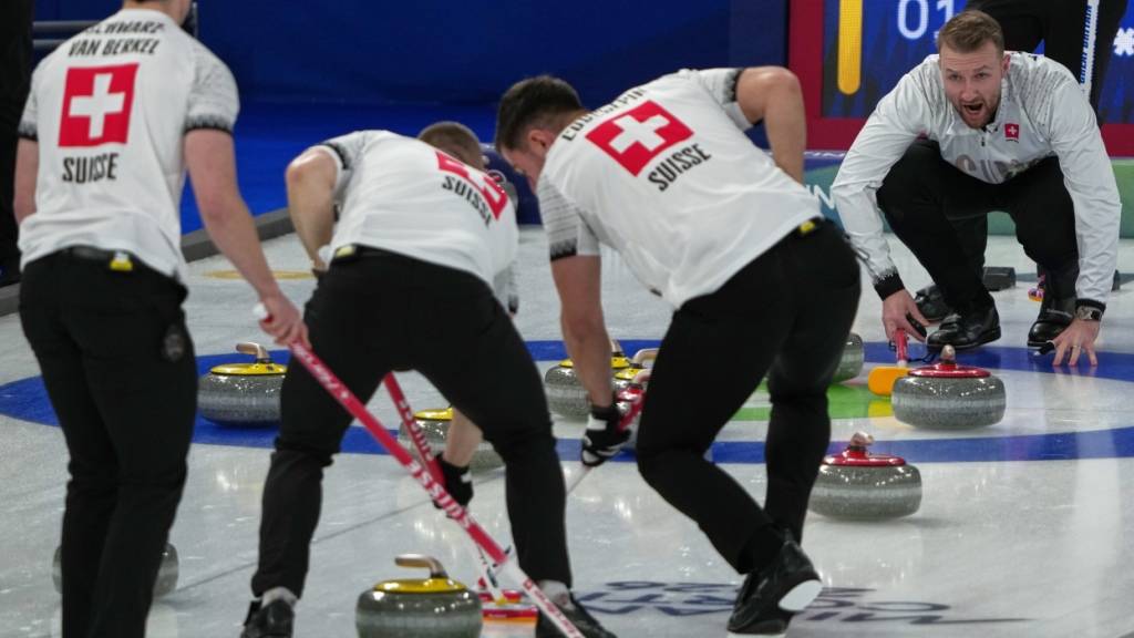 Eine wichtige Rolle: Die Wischer entscheiden im Curling nicht selten über Sieg oder Niederlage