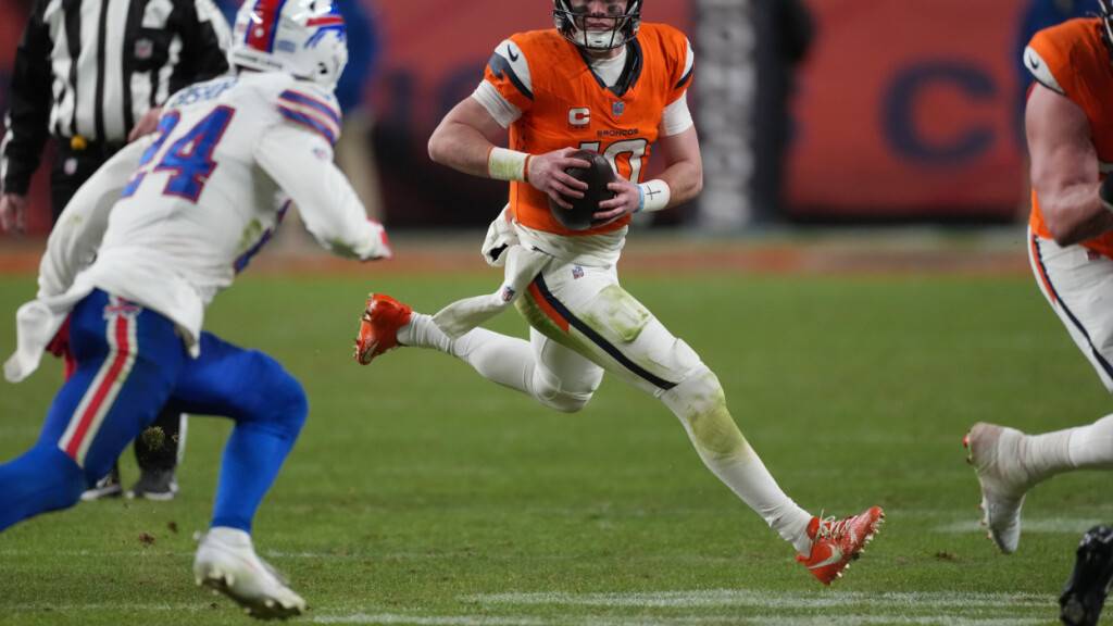 Bo Nix (rechts) fällt für den Rest der Saison aus