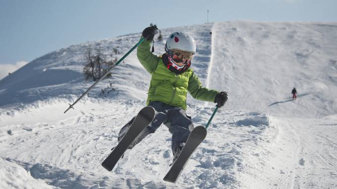 So lange sind die Zentralschweizer Skigebiete noch geöffnet