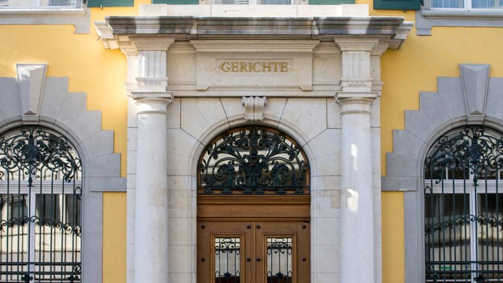 Der Eingang des Kantonsgerichts Obwalden in Sarnen. (Archivaufnahme)