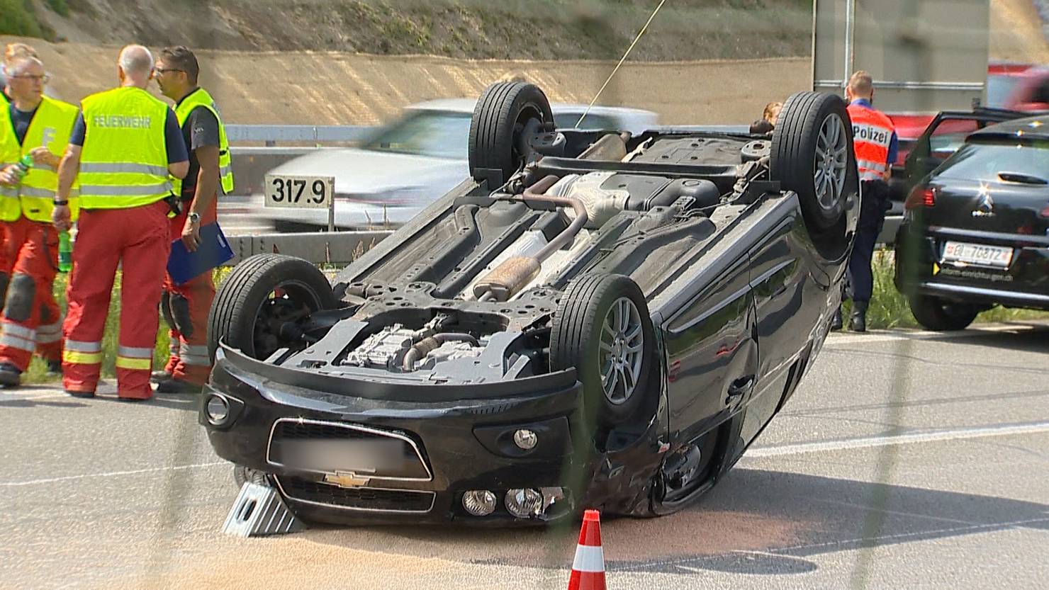 Schwerer Unfall auf A1: Sieben Autos bei Winterthur kollidiert | TeleZüri