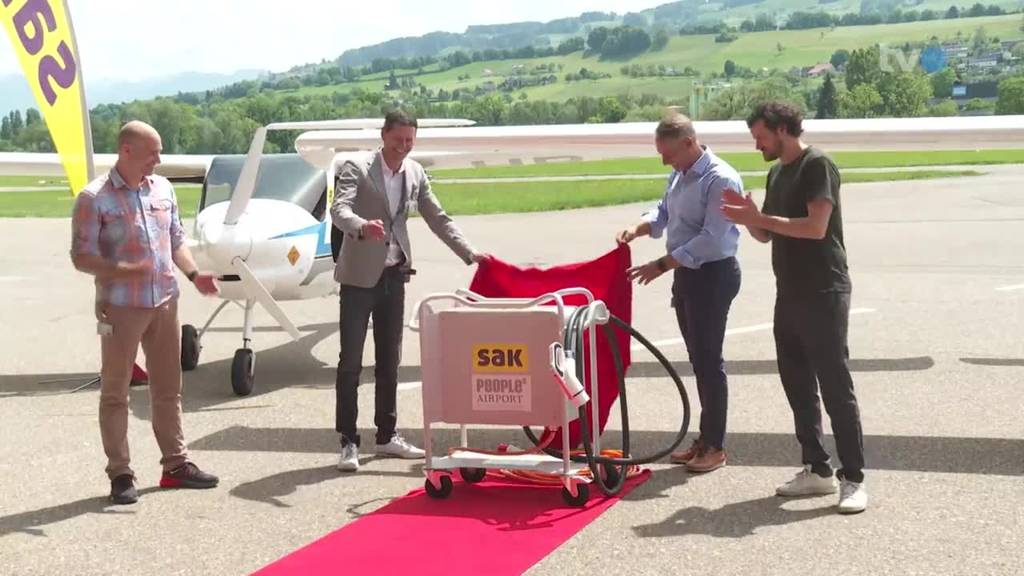 Mit Strom in die Luft: Erste E-Tankstelle der Ostschweiz beim Flugplatz Altenrhein