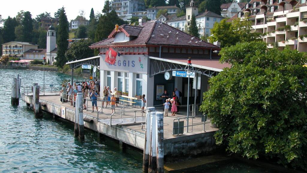 Die Schiffstation Weggis kann wegen Sanierungsarbeiten fünf Wochen lang nicht angefahren werden.