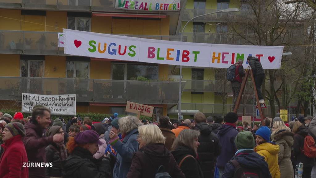 Protest gegen Massenkündigungen in den Sugus-Häusern