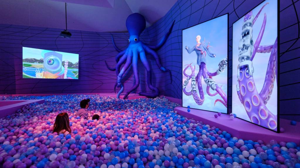 Cao Fei befreit im Gegenwartskunsthaus des Kunstmuseums Basel den Kraken aus dem historischen Videospiel «Super Delivery» in ihrem «Playground» in eine surreale Traumwelt.