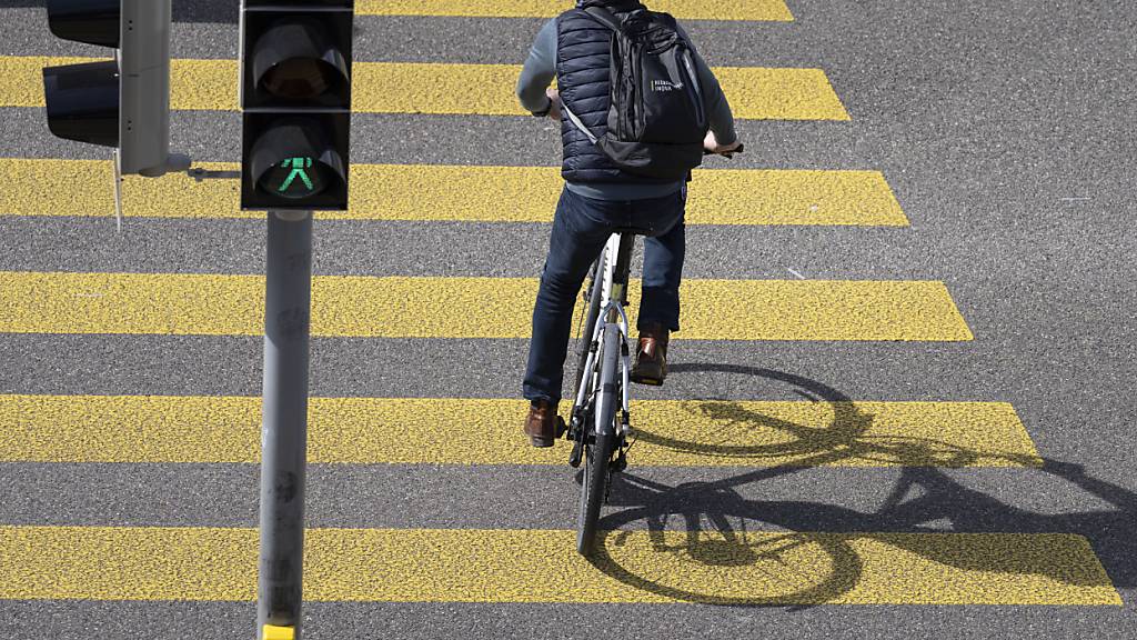 Die Ampel beim Knoten Adligenswiler-/ Gundoldingenstrasse in Luzern soll verschwinden. (Symbolbild)