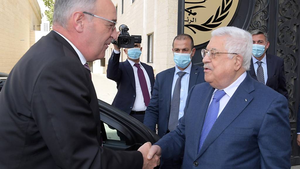 Bundespräsident Guy Parmelin beim Treffen mit Palästinenserpräsident Mahmud Abbas am Donnerstag.