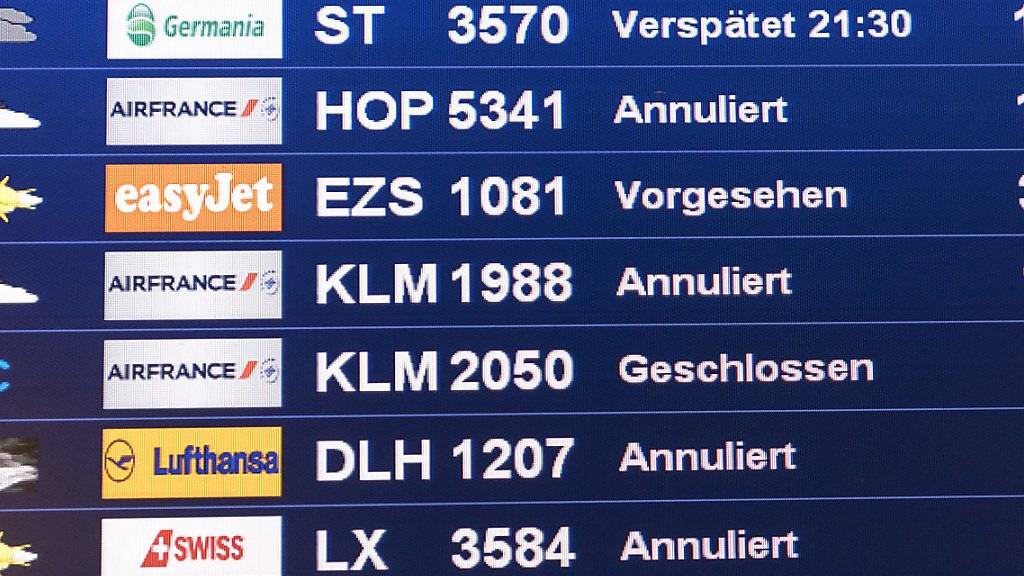 Beim Absturz eines Kleinflugzeugs ist am Mittwochabend eine Person ums Leben gekommen. Zahlreiche Flüge am EuroAirport in Basel mussten deswegen annulliert, umgeleitet oder vertagt werden.